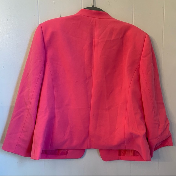 Pink blazer - Picture 2 of 4